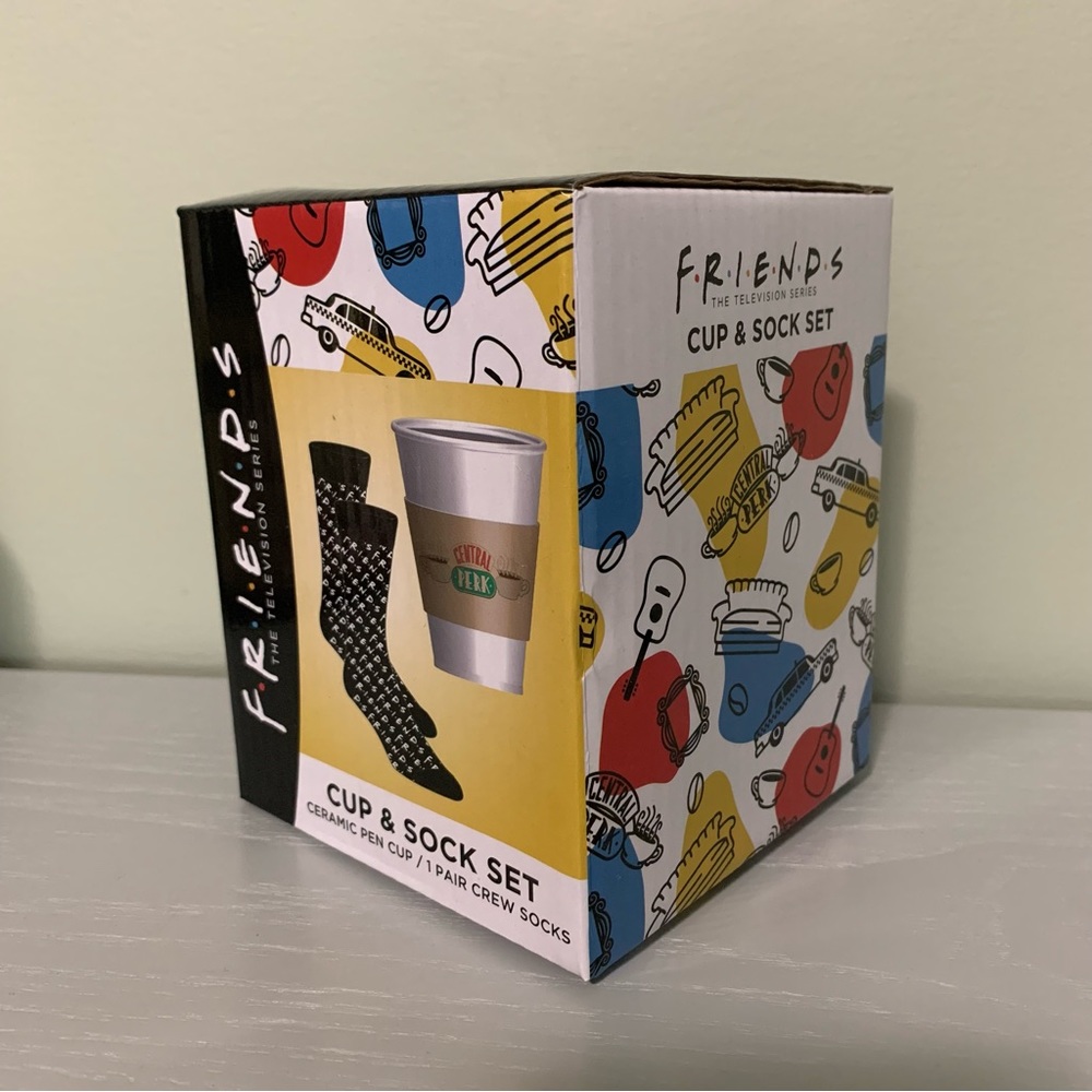 FRIENDS Cup and Mug Set NEW